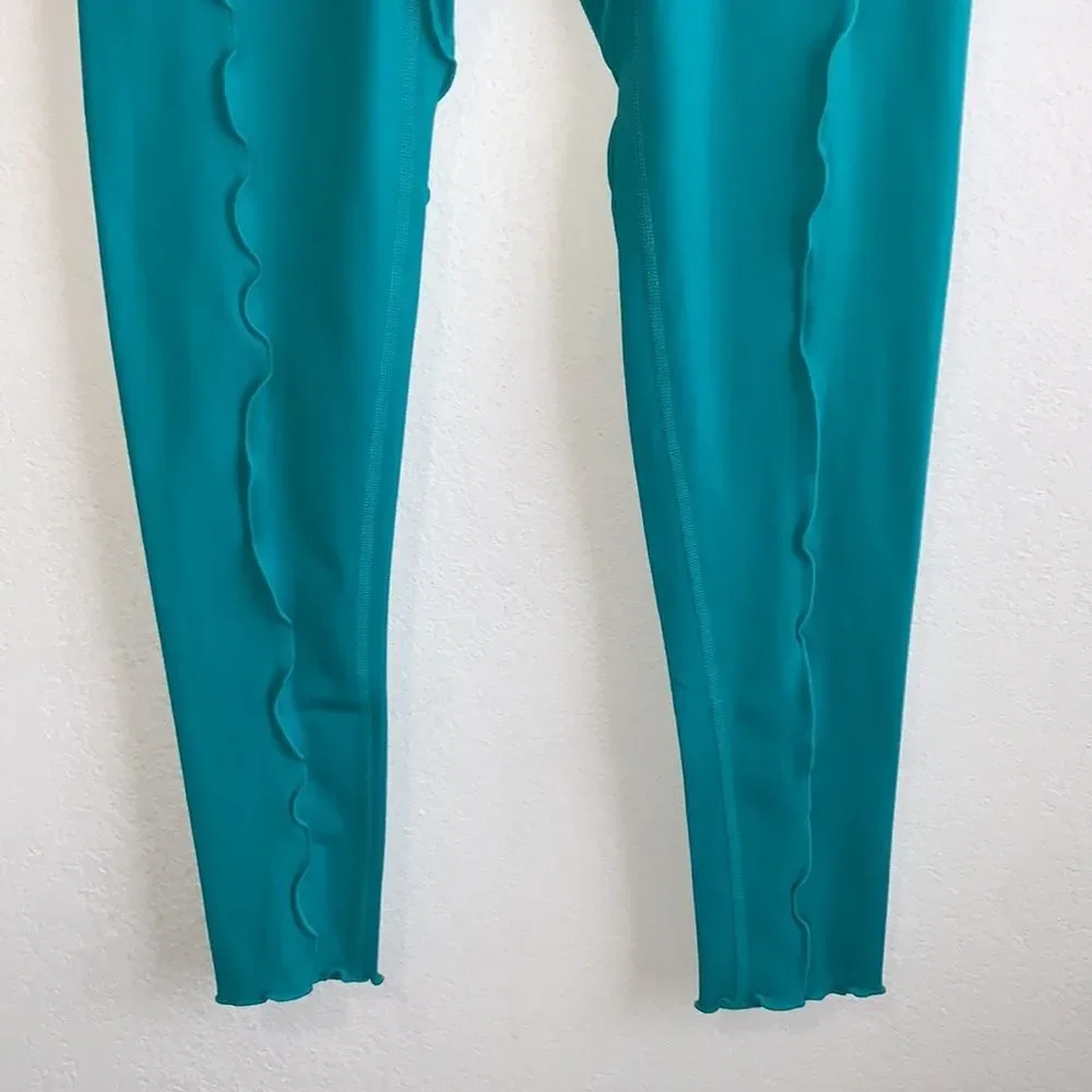 Free People FP Movement Hearts Aflutter Wavy Waters Ruffle Active Leggings Sz M - Picture 6 of 13